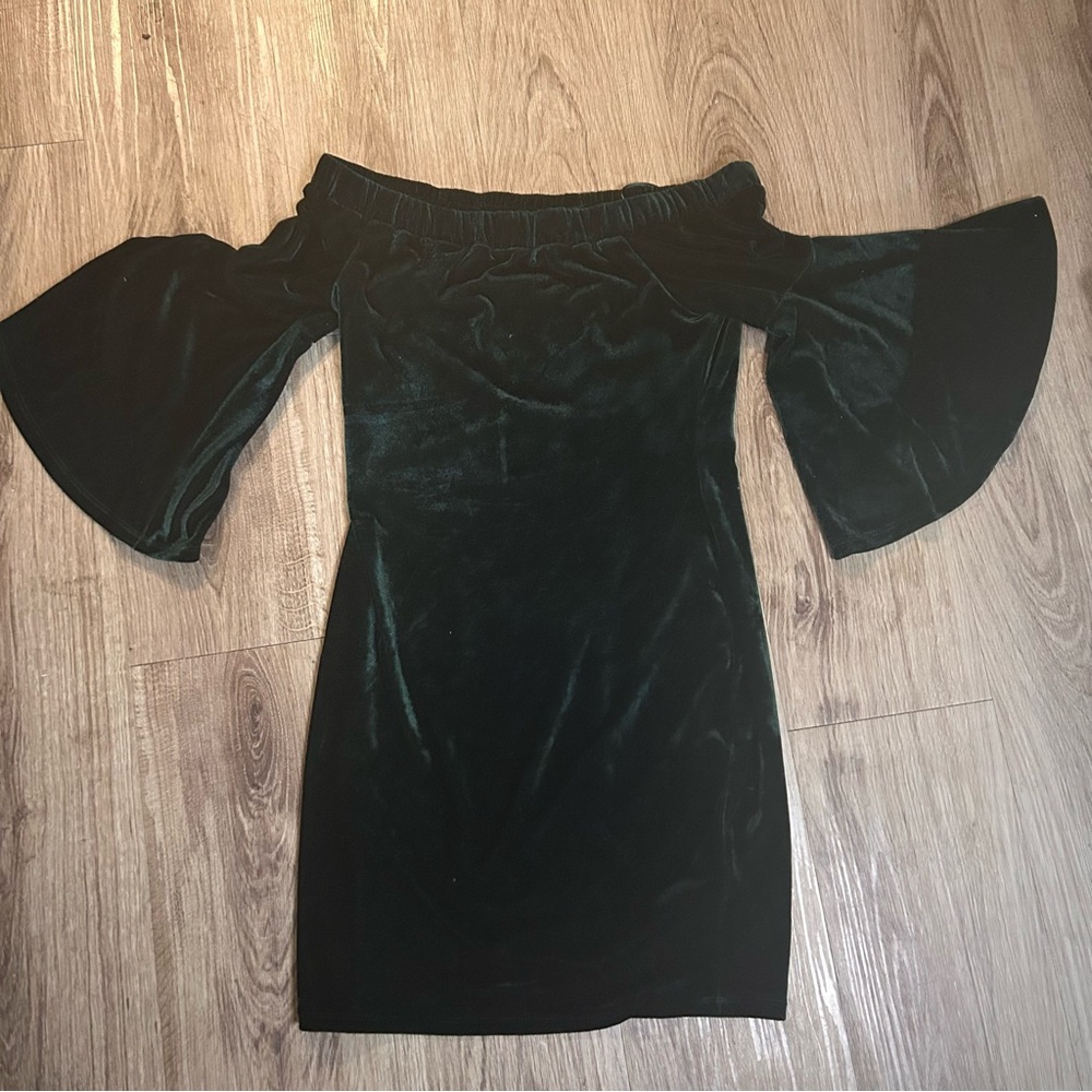 Gianni Bini Emerald Green Velvet Dress